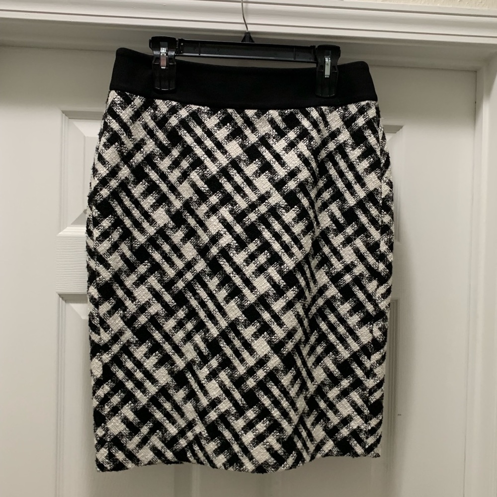 WHBM Black and White Tweed Skirt sz 10